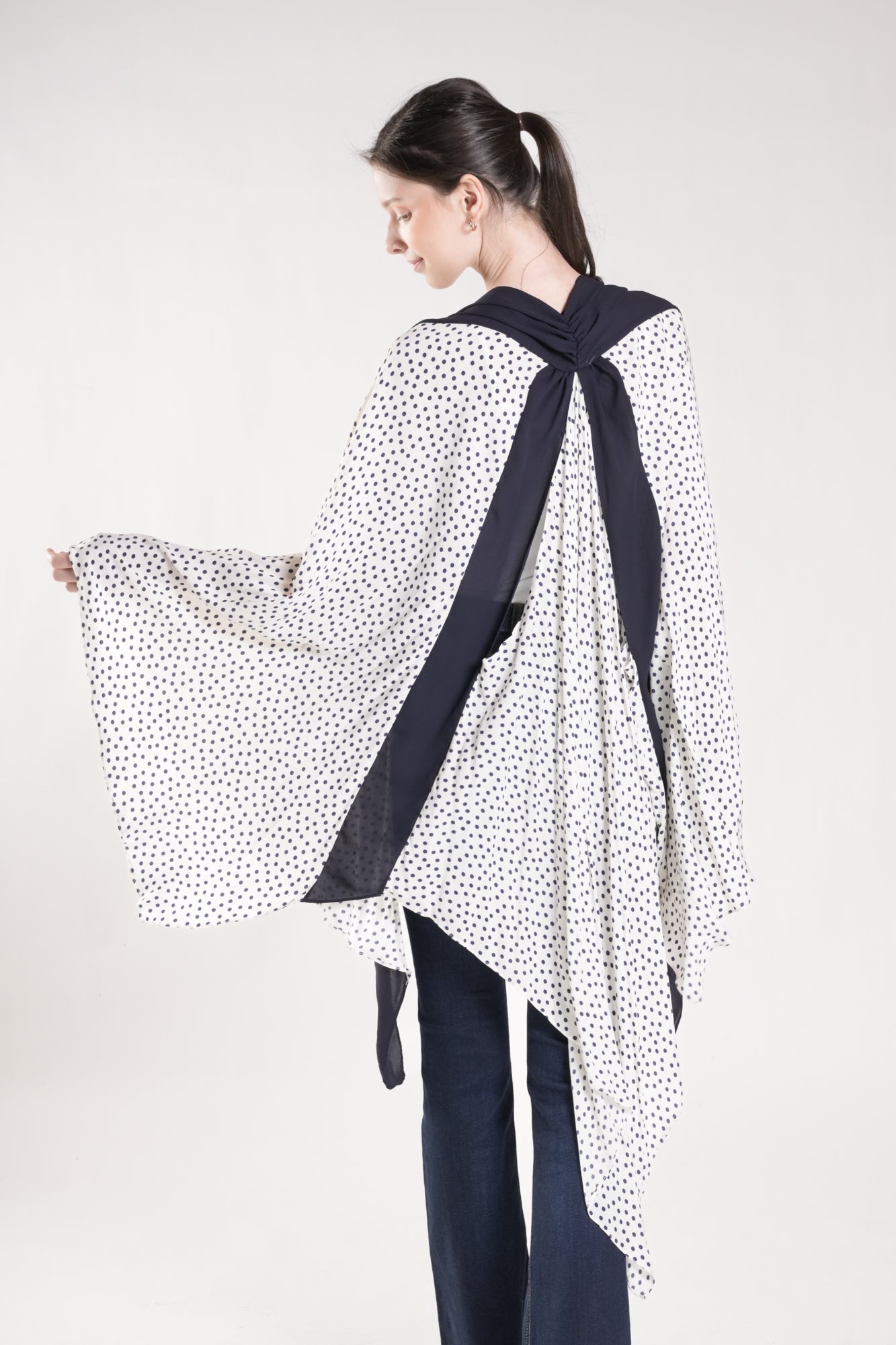 HUMPHRIES Two-Way Draped Kimono (Polka Dot and Navy)