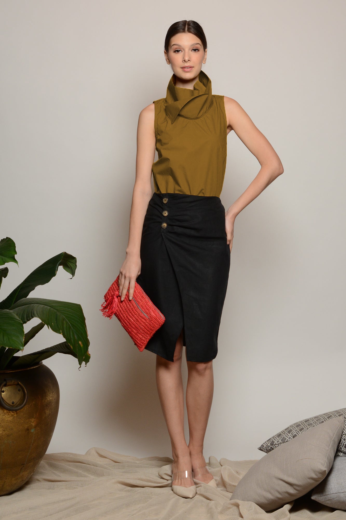 EGREMNI High Collar Top