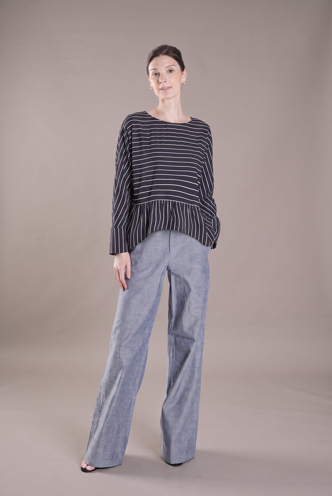 INGRID Curved Hem Top