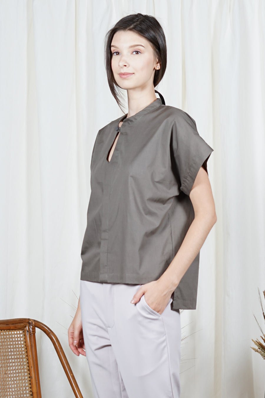PILILANI Placket Detail Top (Olive)