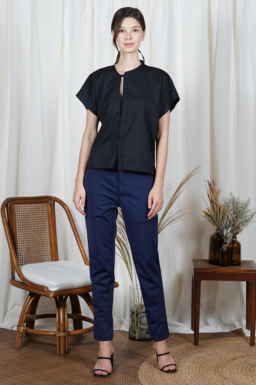 PILILANI Placket Detail Top (Black)