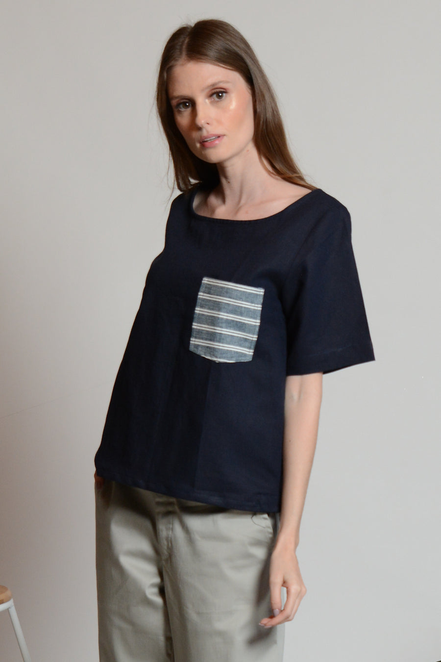 ROTHCHILD Top with Pocket (NAVY)