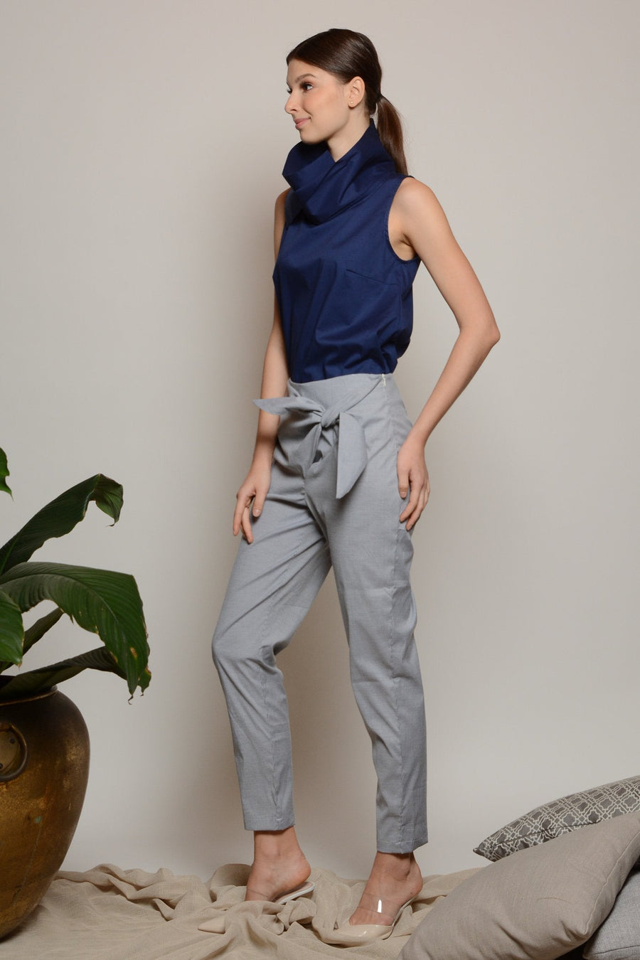 EGREMNI High Collar Top